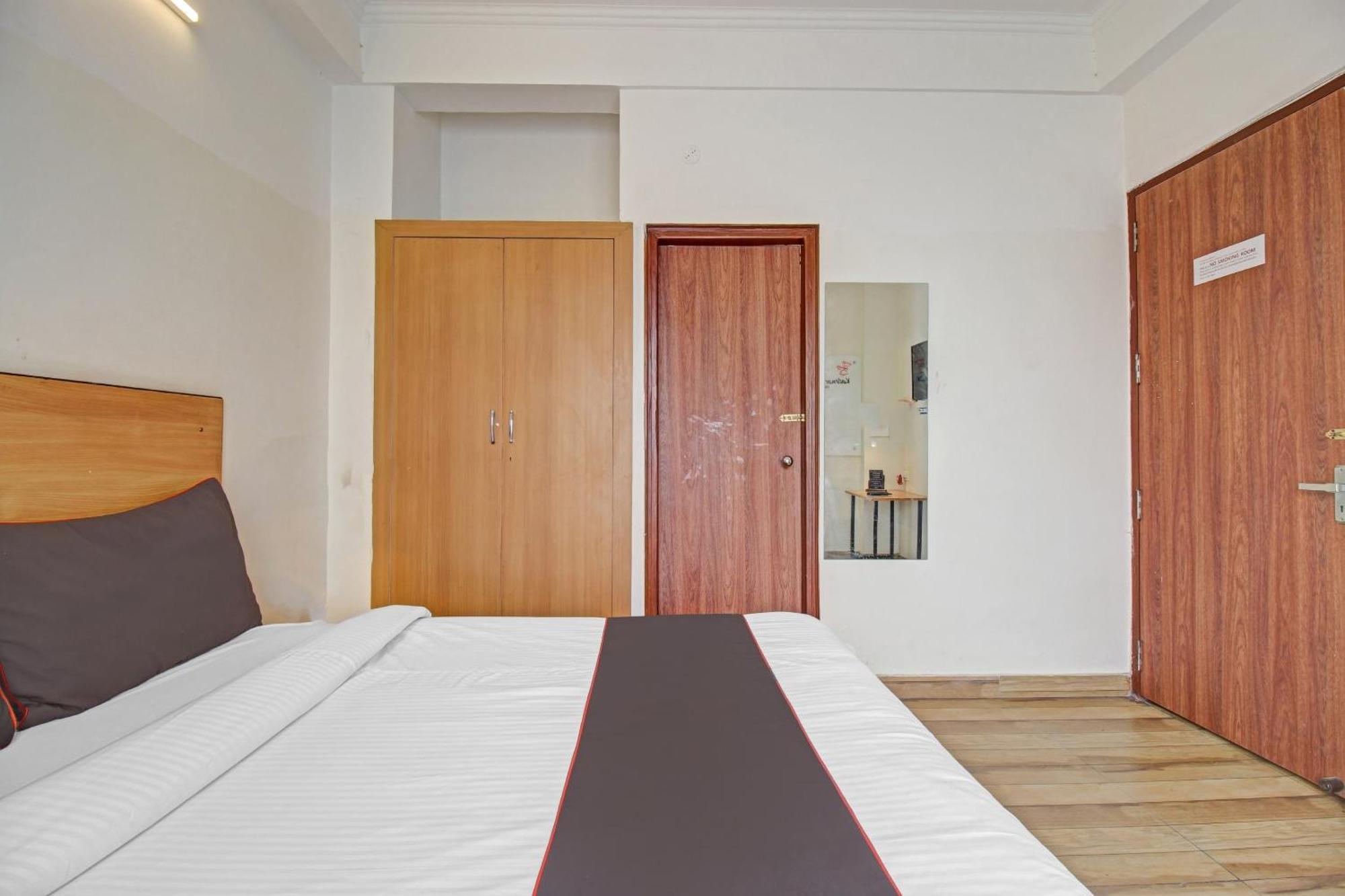 Super Townhouse Kachnar House Vikas Nagar Hotel Hasanganj Kültér fotó
